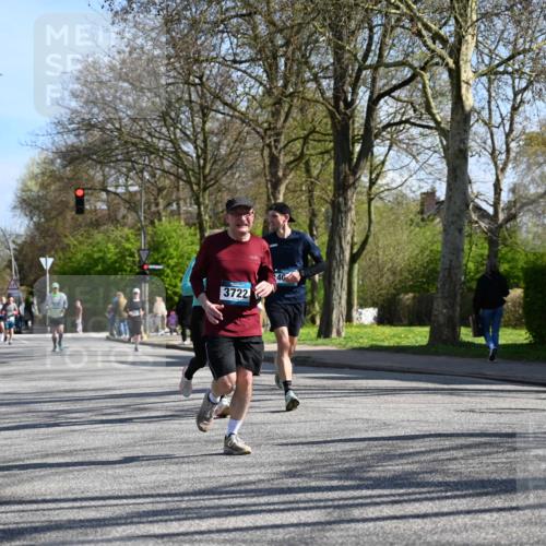 12.04.2026 - 45. Internationalen Wilhelmsburger Insellauf J. Mangold http://msf.ph/oto/9462158 12.04.2026 10:48:25 Ziel 2438, 3513, 2854, 2887, 3103, 4424, 3509, 4768, 3060, 3063, 2992, 2846, 3722, 4088, 4913, 4675, 3007, 4336, 3760, 3695, 5039, 2672, 3695, 5039, 2672, 4789, 4661, 5360, 5649, 2649, 2231, 3200, 4185, 2179 meine-sportfotos.de