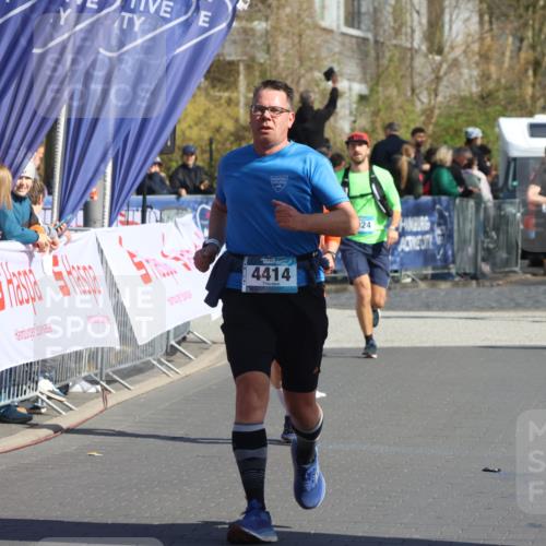 12.04.2026 - 45. Internationalen Wilhelmsburger Insellauf Strokosch-Dieckow http://msf.ph/oto/9462163 12.04.2026 10:52:20 Ziel 4414, 5671 meine-sportfotos.de