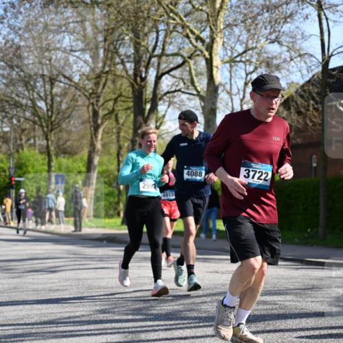 12.04.2026 - 45. Internationalen Wilhelmsburger Insellauf J. Mangold http://msf.ph/oto/9462167 12.04.2026 10:48:26 Ziel 3513, 2854, 2887, 3103, 4424, 3509, 4768, 3060, 3063, 2992, 2846, 3722, 4088, 4913, 4675, 3007, 4336, 3760, 3695, 5039, 2672, 4789, 4661, 5360, 5649, 2649, 2231, 3200, 4185, 2179 meine-sportfotos.de