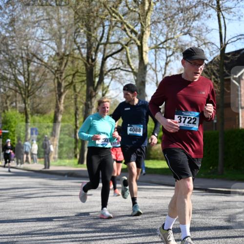 12.04.2026 - 45. Internationalen Wilhelmsburger Insellauf J. Mangold http://msf.ph/oto/9462168 12.04.2026 10:48:26 Ziel 3513, 2854, 2887, 3103, 4424, 3509, 4768, 3060, 3063, 2992, 2846, 3722, 4088, 4913, 4675, 3007, 4336, 3760, 3695, 5039, 2672, 4789, 4661, 5360, 5649, 2649, 2231, 3200, 4185, 2179 meine-sportfotos.de