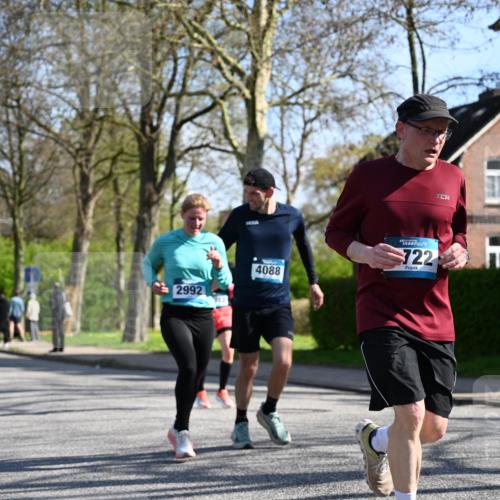 12.04.2026 - 45. Internationalen Wilhelmsburger Insellauf J. Mangold http://msf.ph/oto/9462173 12.04.2026 10:48:27 Ziel 2854, 2887, 3103, 4424, 3509, 4768, 3060, 3063, 2992, 2846, 3722, 4088, 4913, 4675, 3007, 4336, 3760, 3695, 5039, 2672, 4789, 4789, 4661, 5360, 5649, 2649, 2231, 3200, 4185, 2179 meine-sportfotos.de