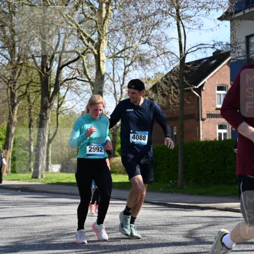 12.04.2026 - 45. Internationalen Wilhelmsburger Insellauf J. Mangold http://msf.ph/oto/9462177 12.04.2026 10:48:27 Ziel 2854, 2887, 3103, 4424, 3509, 4768, 3060, 3063, 2992, 2846, 3722, 4088, 4913, 4675, 3007, 4336, 3760, 3695, 5039, 2672, 4789, 4789, 4661, 5360, 5649, 2649, 2231, 3200, 4185, 2179 meine-sportfotos.de