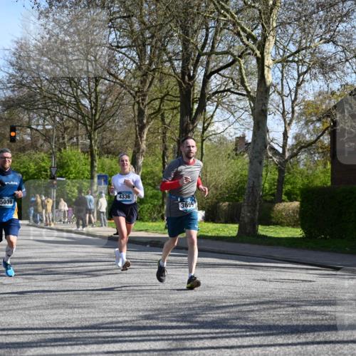 12.04.2026 - 45. Internationalen Wilhelmsburger Insellauf J. Mangold http://msf.ph/oto/9462204 12.04.2026 10:48:39 Ziel 2992, 2846, 3722, 4088, 4913, 4675, 3007, 4336, 3760, 3695, 5039, 2672, 4789, 4789, 4661, 5360, 5649, 2649, 2231, 3200, 4185, 2179, 3427, 2635, 2732, 2371 meine-sportfotos.de