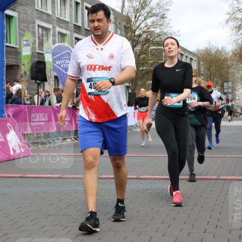 12.04.2026 - 45. Internationalen Wilhelmsburger Insellauf Strokosch-Dieckow http://msf.ph/oto/9462208 12.04.2026 13:17:56 Ziel 4957, 3900, 5759, 2030, 3199, 3453, 3455 meine-sportfotos.de