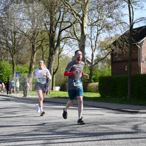 12.04.2026 - 45. Internationalen Wilhelmsburger Insellauf J. Mangold http://msf.ph/oto/9462213 12.04.2026 10:48:40 Ziel 2846, 3722, 4088, 4913, 4675, 3007, 4336, 3760, 3695, 5039, 2672, 4789, 4661, 5360, 4661, 5360, 5649, 2649, 2231, 3200, 4185, 2179, 3427, 2635, 2732, 2371 meine-sportfotos.de