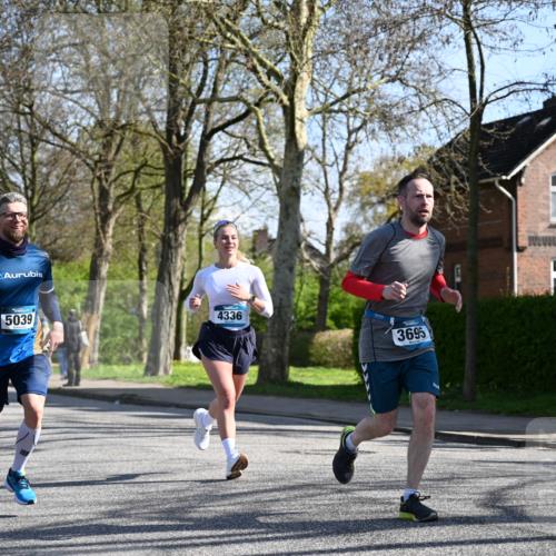 12.04.2026 - 45. Internationalen Wilhelmsburger Insellauf J. Mangold http://msf.ph/oto/9462226 12.04.2026 10:48:41 Ziel 3722, 4088, 4913, 4675, 3007, 4336, 3760, 3695, 5039, 2672, 4789, 4661, 5360, 5649, 5649, 2649, 2231, 3200, 4185, 2179, 3427, 2635, 2732, 2371 meine-sportfotos.de