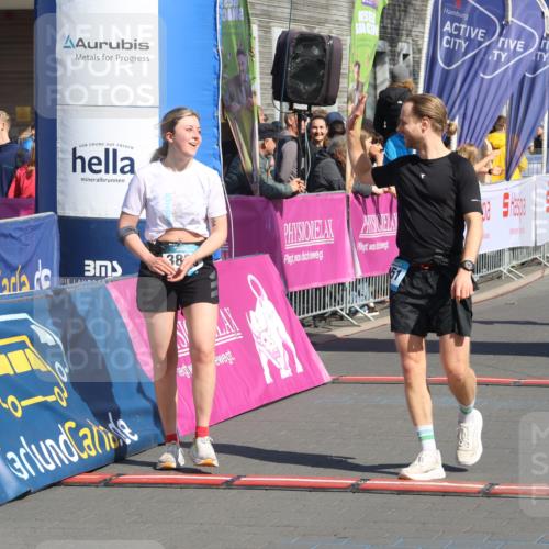 12.04.2026 - 45. Internationalen Wilhelmsburger Insellauf Strokosch-Dieckow http://msf.ph/oto/9462233 12.04.2026 11:10:30 Ziel 3833, 4251, 3077, 5651, 5851 meine-sportfotos.de