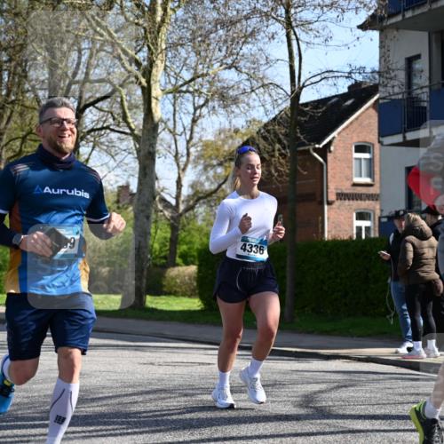 12.04.2026 - 45. Internationalen Wilhelmsburger Insellauf J. Mangold http://msf.ph/oto/9462242 12.04.2026 10:48:42 Ziel 4913, 4675, 3007, 4336, 3760, 3695, 5039, 2672, 4789, 4661, 5360, 5649, 2649, 2649, 2231, 3200, 4185, 2179, 3427, 2635, 2732, 2371 meine-sportfotos.de
