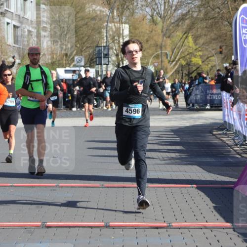 12.04.2026 - 45. Internationalen Wilhelmsburger Insellauf Strokosch-Dieckow http://msf.ph/oto/9462277 12.04.2026 10:52:25 Ziel 4414, 5671, 4596, 4024, 5789 meine-sportfotos.de
