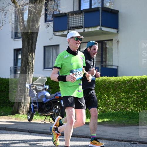 12.04.2026 - 45. Internationalen Wilhelmsburger Insellauf J. Mangold http://msf.ph/oto/9462310 12.04.2026 10:48:57 Ziel 4336, 3760, 3695, 5039, 2672, 4789, 4661, 5360, 5649, 2649, 2231, 3200, 4185, 2179, 3427, 3427, 2635, 2732, 2371, 3363, 2661, 4715, 2392, 3036, 2048 meine-sportfotos.de