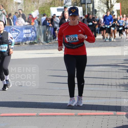 12.04.2026 - 45. Internationalen Wilhelmsburger Insellauf Strokosch-Dieckow http://msf.ph/oto/9462322 12.04.2026 11:10:43 Ziel 2336, 2528, 3239, 2859 meine-sportfotos.de