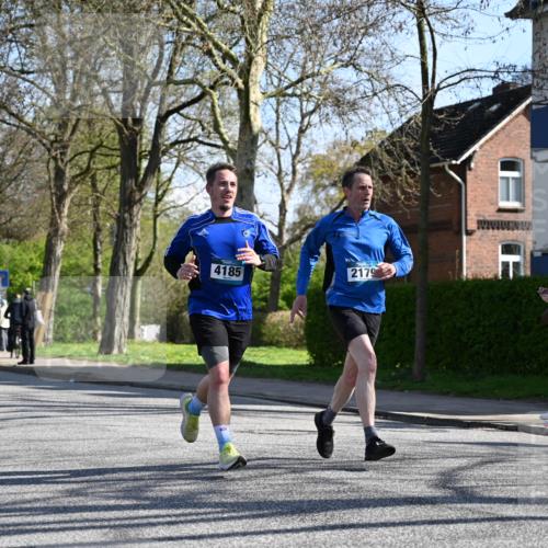 12.04.2026 - 45. Internationalen Wilhelmsburger Insellauf J. Mangold http://msf.ph/oto/9462326 12.04.2026 10:49:01 Ziel 3695, 5039, 2672, 4789, 4661, 5360, 5649, 2649, 2231, 3200, 4185, 2179, 3427, 2635, 2732, 2371, 3363, 2661, 4715, 4715, 2392, 3036, 2048, 3357 meine-sportfotos.de