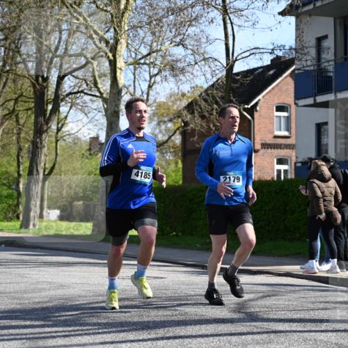 12.04.2026 - 45. Internationalen Wilhelmsburger Insellauf J. Mangold http://msf.ph/oto/9462331 12.04.2026 10:49:01 Ziel 3695, 5039, 2672, 4789, 4661, 5360, 5649, 2649, 2231, 3200, 4185, 2179, 3427, 2635, 2732, 2371, 3363, 2661, 4715, 4715, 2392, 3036, 2048, 3357 meine-sportfotos.de
