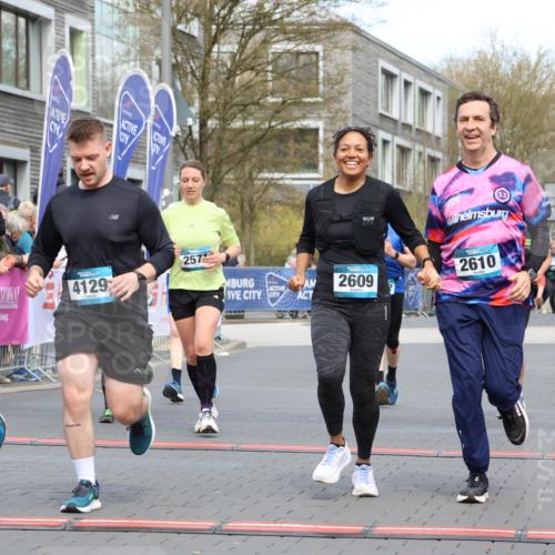 12.04.2026 - 45. Internationalen Wilhelmsburger Insellauf Strokosch-Dieckow http://msf.ph/oto/9462369 12.04.2026 13:17:44 Ziel 4315, 4867, 4868, 4130, 4129, 2609, 2610, 2571, 5001, 5532, 4392 meine-sportfotos.de