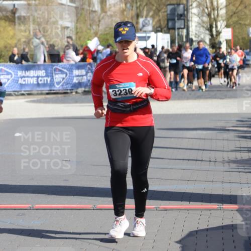 12.04.2026 - 45. Internationalen Wilhelmsburger Insellauf Strokosch-Dieckow http://msf.ph/oto/9462376 12.04.2026 11:10:45 Ziel 2528, 3239, 2859 meine-sportfotos.de