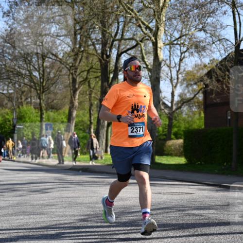 12.04.2026 - 45. Internationalen Wilhelmsburger Insellauf J. Mangold http://msf.ph/oto/9462378 12.04.2026 10:49:13 Ziel 3427, 2635, 2732, 2371, 3363, 2661, 4715, 4715, 2392, 3036, 2048, 3357, 2655, 5441, 3546, 2618, 2176, 2054 meine-sportfotos.de