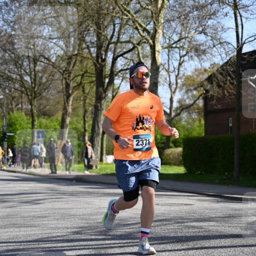 12.04.2026 - 45. Internationalen Wilhelmsburger Insellauf J. Mangold http://msf.ph/oto/9462379 12.04.2026 10:49:13 Ziel 3427, 2635, 2732, 2371, 3363, 2661, 4715, 4715, 2392, 3036, 2048, 3357, 2655, 5441, 3546, 2618, 2176, 2054 meine-sportfotos.de