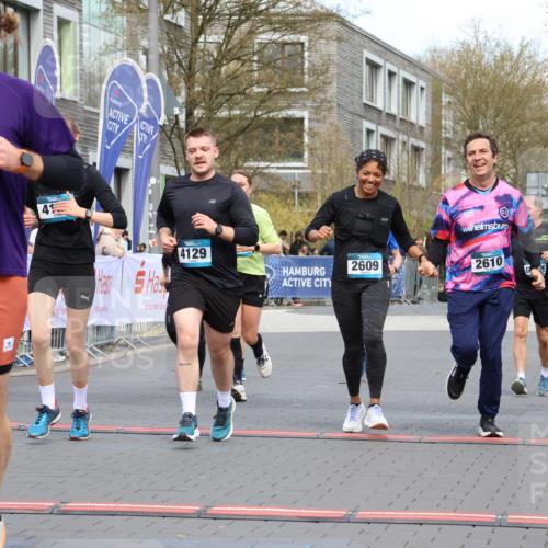 12.04.2026 - 45. Internationalen Wilhelmsburger Insellauf Strokosch-Dieckow http://msf.ph/oto/9462396 12.04.2026 13:17:43 Ziel 3281, 4315, 4867, 4868, 4130, 4129, 2609, 2610, 2571, 5001, 5532, 4392 meine-sportfotos.de