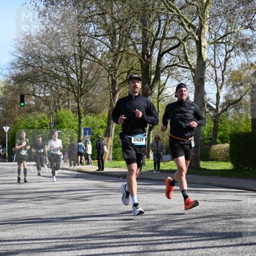 12.04.2026 - 45. Internationalen Wilhelmsburger Insellauf J. Mangold http://msf.ph/oto/9462397 12.04.2026 10:49:18 Ziel 3427, 2635, 2732, 2371, 3363, 2661, 4715, 2392, 3036, 2048, 3357, 2655, 5441, 3546, 2618, 2176, 2054, 3329, 3459 meine-sportfotos.de
