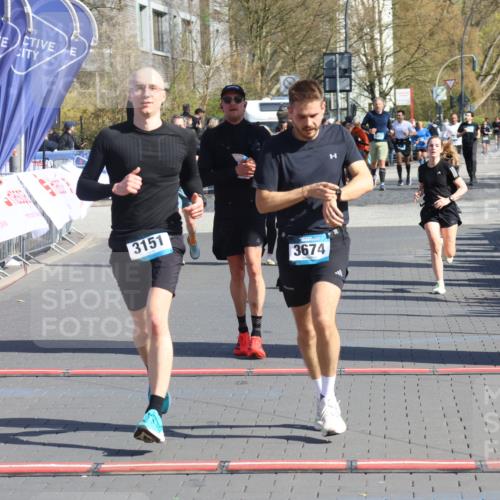 12.04.2026 - 45. Internationalen Wilhelmsburger Insellauf Strokosch-Dieckow http://msf.ph/oto/9462412 12.04.2026 10:52:31 Ziel 4024, 5789, 3151, 3674, 3184, 3366 meine-sportfotos.de