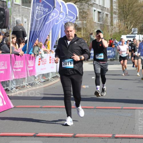 12.04.2026 - 45. Internationalen Wilhelmsburger Insellauf Strokosch-Dieckow http://msf.ph/oto/9462414 12.04.2026 11:10:53 Ziel 2811, 2346 meine-sportfotos.de