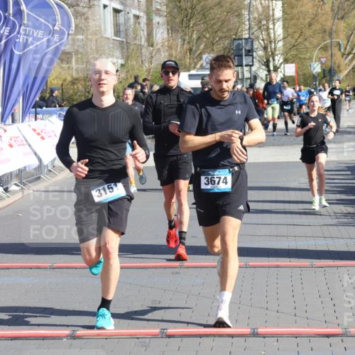 12.04.2026 - 45. Internationalen Wilhelmsburger Insellauf Strokosch-Dieckow http://msf.ph/oto/9462434 12.04.2026 10:52:31 Ziel 4024, 5789, 3151, 3674, 3184, 3366 meine-sportfotos.de