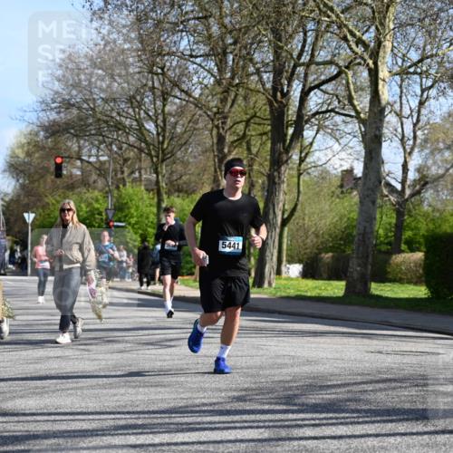 12.04.2026 - 45. Internationalen Wilhelmsburger Insellauf J. Mangold http://msf.ph/oto/9462521 12.04.2026 10:49:37 Ziel 4715, 2392, 3036, 2048, 3357, 2655, 5441, 3546, 2618, 2176, 2054, 3329, 3459, 4855, 4929, 4929, 4634, 3186, 3326, 3556, 3228, 5041, 5033, 4435 meine-sportfotos.de