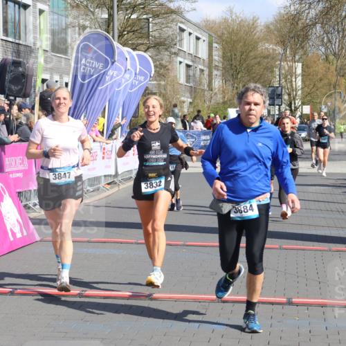 12.04.2026 - 45. Internationalen Wilhelmsburger Insellauf Strokosch-Dieckow http://msf.ph/oto/9462538 12.04.2026 11:10:59 Ziel 2346, 3884, 3847, 3832, 2199, 3715, 2585, 4334 meine-sportfotos.de