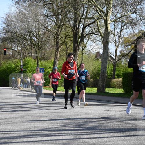 12.04.2026 - 45. Internationalen Wilhelmsburger Insellauf J. Mangold http://msf.ph/oto/9462546 12.04.2026 10:49:41 Ziel 3036, 2048, 3357, 2655, 5441, 3546, 2618, 2176, 2054, 3329, 3459, 4855, 4929, 4634, 3186, 3326, 3556, 3228, 5041, 5033, 4435, 2720, 3234, 3855 meine-sportfotos.de
