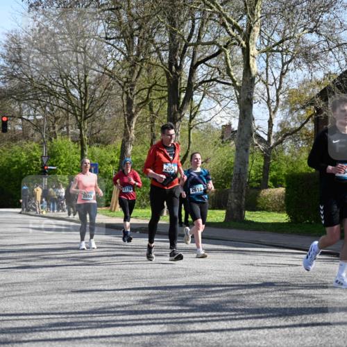 12.04.2026 - 45. Internationalen Wilhelmsburger Insellauf J. Mangold http://msf.ph/oto/9462550 12.04.2026 10:49:41 Ziel 3036, 2048, 3357, 2655, 5441, 3546, 2618, 2176, 2054, 3329, 3459, 4855, 4929, 4634, 3186, 3326, 3556, 3228, 5041, 5033, 4435, 2720, 3234, 3855 meine-sportfotos.de