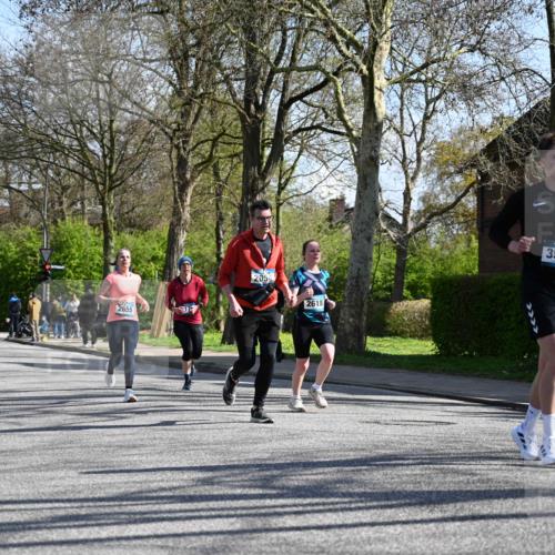 12.04.2026 - 45. Internationalen Wilhelmsburger Insellauf J. Mangold http://msf.ph/oto/9462552 12.04.2026 10:49:41 Ziel 3036, 2048, 3357, 2655, 5441, 3546, 2618, 2176, 2054, 3329, 3459, 4855, 4929, 4634, 3186, 3326, 3556, 3228, 5041, 5033, 4435, 2720, 3234, 3855 meine-sportfotos.de