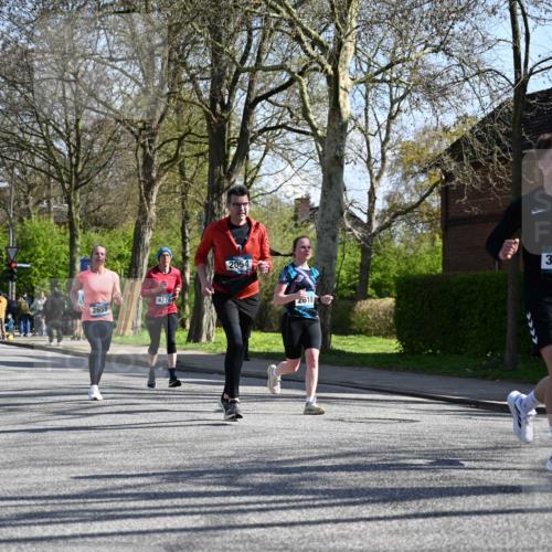 12.04.2026 - 45. Internationalen Wilhelmsburger Insellauf J. Mangold http://msf.ph/oto/9462554 12.04.2026 10:49:41 Ziel 3036, 2048, 3357, 2655, 5441, 3546, 2618, 2176, 2054, 3329, 3459, 4855, 4929, 4634, 3186, 3326, 3556, 3228, 5041, 5033, 4435, 2720, 3234, 3855 meine-sportfotos.de