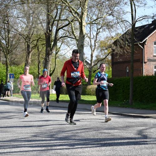 12.04.2026 - 45. Internationalen Wilhelmsburger Insellauf J. Mangold http://msf.ph/oto/9462566 12.04.2026 10:49:42 Ziel 3036, 2048, 3357, 2655, 5441, 3546, 2618, 2176, 2054, 3329, 3459, 4855, 4929, 4634, 3186, 3326, 3556, 3228, 5041, 5033, 4435, 2720, 3234, 3855 meine-sportfotos.de