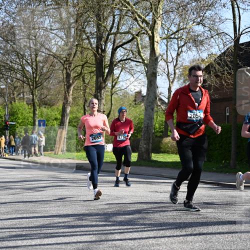 12.04.2026 - 45. Internationalen Wilhelmsburger Insellauf J. Mangold http://msf.ph/oto/9462571 12.04.2026 10:49:42 Ziel 3036, 2048, 3357, 2655, 5441, 3546, 2618, 2176, 2054, 3329, 3459, 4855, 4929, 4634, 3186, 3326, 3556, 3228, 5041, 5033, 4435, 2720, 3234, 3855 meine-sportfotos.de