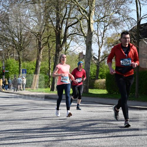 12.04.2026 - 45. Internationalen Wilhelmsburger Insellauf J. Mangold http://msf.ph/oto/9462576 12.04.2026 10:49:43 Ziel 3036, 2048, 3357, 2655, 5441, 3546, 2618, 2176, 2054, 3329, 3459, 4855, 4929, 4634, 4634, 3186, 3326, 3556, 3228, 5041, 5033, 4435, 2720, 3234, 3855 meine-sportfotos.de