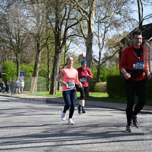12.04.2026 - 45. Internationalen Wilhelmsburger Insellauf J. Mangold http://msf.ph/oto/9462579 12.04.2026 10:49:43 Ziel 3036, 2048, 3357, 2655, 5441, 3546, 2618, 2176, 2054, 3329, 3459, 4855, 4929, 4634, 4634, 3186, 3326, 3556, 3228, 5041, 5033, 4435, 2720, 3234, 3855 meine-sportfotos.de