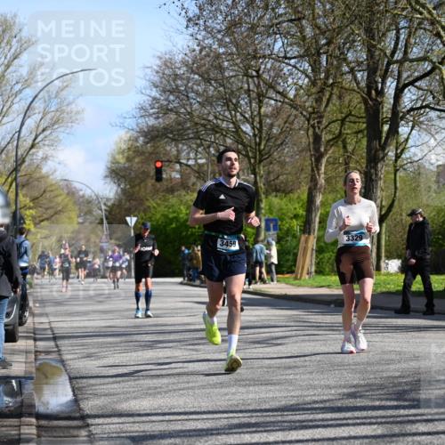 12.04.2026 - 45. Internationalen Wilhelmsburger Insellauf J. Mangold http://msf.ph/oto/9462593 12.04.2026 10:49:50 Ziel 2655, 5441, 3546, 2618, 2176, 2054, 3329, 3459, 4855, 4929, 4634, 3186, 3326, 3556, 3228, 5041, 5033, 4435, 2720, 2720, 3234, 3855, 2154, 3608 meine-sportfotos.de