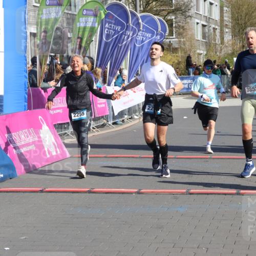 12.04.2026 - 45. Internationalen Wilhelmsburger Insellauf Strokosch-Dieckow http://msf.ph/oto/9462598 12.04.2026 10:52:45 Ziel 3852, 2239, 2256, 2255, 5501, 5574, 4710 meine-sportfotos.de