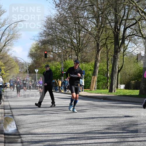 12.04.2026 - 45. Internationalen Wilhelmsburger Insellauf J. Mangold http://msf.ph/oto/9462623 12.04.2026 10:49:54 Ziel 5441, 3546, 2618, 2176, 2054, 3329, 3459, 4855, 4929, 4634, 3186, 3326, 3556, 3228, 5041, 5033, 4435, 2720, 3234, 3855, 2154, 3608 meine-sportfotos.de