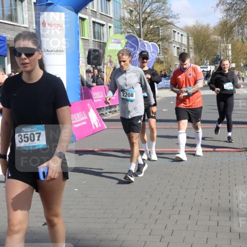 12.04.2026 - 45. Internationalen Wilhelmsburger Insellauf Strokosch-Dieckow http://msf.ph/oto/9462627 12.04.2026 11:11:12 Ziel 3913, 2208, 2539, 2513, 2590, 2576 meine-sportfotos.de