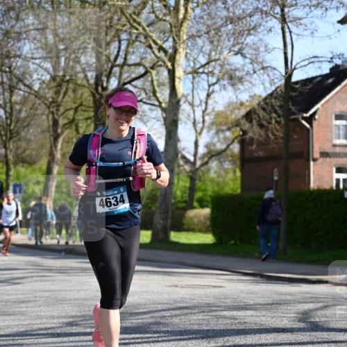 12.04.2026 - 45. Internationalen Wilhelmsburger Insellauf J. Mangold http://msf.ph/oto/9462652 12.04.2026 10:50:05 Ziel 4855, 4929, 4634, 3186, 3326, 3556, 3228, 5041, 5033, 4435, 2720, 3234, 3855, 3855, 2154, 3608, 4903, 2496, 2198, 2197 meine-sportfotos.de
