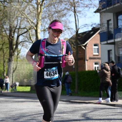 12.04.2026 - 45. Internationalen Wilhelmsburger Insellauf J. Mangold http://msf.ph/oto/9462661 12.04.2026 10:50:05 Ziel 4855, 4929, 4634, 3186, 3326, 3556, 3228, 5041, 5033, 4435, 2720, 3234, 3855, 3855, 2154, 3608, 4903, 2496, 2198, 2197 meine-sportfotos.de