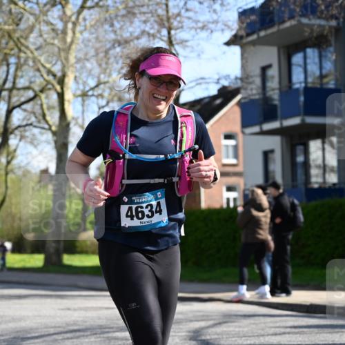 12.04.2026 - 45. Internationalen Wilhelmsburger Insellauf J. Mangold http://msf.ph/oto/9462664 12.04.2026 10:50:05 Ziel 4855, 4929, 4634, 3186, 3326, 3556, 3228, 5041, 5033, 4435, 2720, 3234, 3855, 3855, 2154, 3608, 4903, 2496, 2198, 2197 meine-sportfotos.de