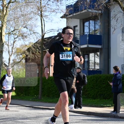 12.04.2026 - 45. Internationalen Wilhelmsburger Insellauf J. Mangold http://msf.ph/oto/9462681 12.04.2026 10:50:09 Ziel 4855, 4929, 4634, 3186, 3326, 3556, 3228, 5041, 5033, 4435, 2720, 3234, 3855, 2154, 3608, 4903, 4903, 2496, 2198, 2197 meine-sportfotos.de