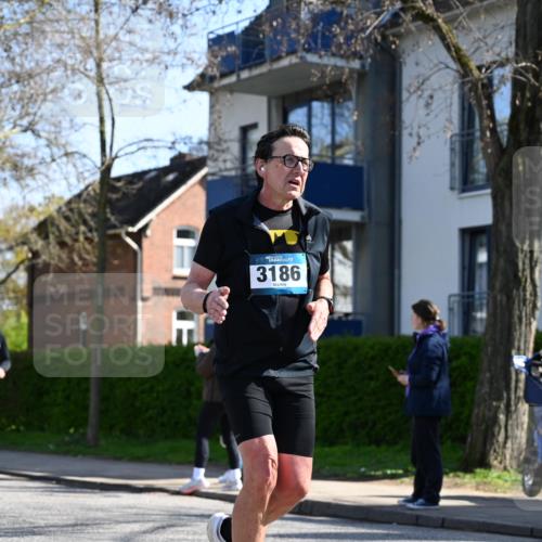 12.04.2026 - 45. Internationalen Wilhelmsburger Insellauf J. Mangold http://msf.ph/oto/9462685 12.04.2026 10:50:09 Ziel 4855, 4929, 4634, 3186, 3326, 3556, 3228, 5041, 5033, 4435, 2720, 3234, 3855, 2154, 3608, 4903, 4903, 2496, 2198, 2197 meine-sportfotos.de