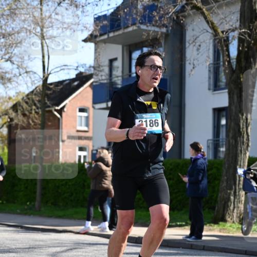 12.04.2026 - 45. Internationalen Wilhelmsburger Insellauf J. Mangold http://msf.ph/oto/9462687 12.04.2026 10:50:09 Ziel 4855, 4929, 4634, 3186, 3326, 3556, 3228, 5041, 5033, 4435, 2720, 3234, 3855, 2154, 3608, 4903, 4903, 2496, 2198, 2197 meine-sportfotos.de