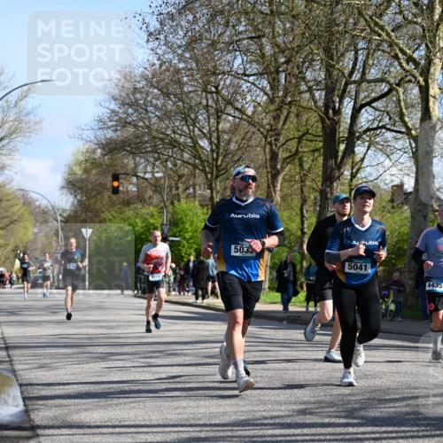 12.04.2026 - 45. Internationalen Wilhelmsburger Insellauf J. Mangold http://msf.ph/oto/9462688 12.04.2026 10:50:10 Ziel 4855, 4929, 4634, 3186, 3326, 3556, 3228, 5041, 5033, 4435, 2720, 3234, 3855, 2154, 3608, 4903, 2496, 2198, 2197 meine-sportfotos.de