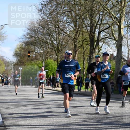 12.04.2026 - 45. Internationalen Wilhelmsburger Insellauf J. Mangold http://msf.ph/oto/9462689 12.04.2026 10:50:10 Ziel 4855, 4929, 4634, 3186, 3326, 3556, 3228, 5041, 5033, 4435, 2720, 3234, 3855, 2154, 3608, 4903, 2496, 2198, 2197 meine-sportfotos.de