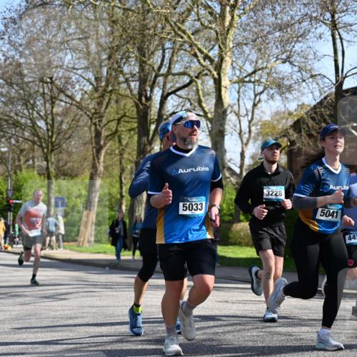 12.04.2026 - 45. Internationalen Wilhelmsburger Insellauf J. Mangold http://msf.ph/oto/9462706 12.04.2026 10:50:11 Ziel 4855, 4929, 4634, 3186, 3326, 3556, 3228, 5041, 5033, 4435, 2720, 3234, 3855, 2154, 3608, 4903, 2496, 2198, 2197 meine-sportfotos.de
