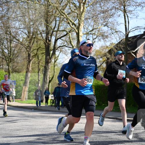 12.04.2026 - 45. Internationalen Wilhelmsburger Insellauf J. Mangold http://msf.ph/oto/9462709 12.04.2026 10:50:12 Ziel 4929, 4634, 3186, 3326, 3556, 3228, 5041, 5033, 4435, 2720, 3234, 3855, 2154, 3608, 4903, 2496, 2496, 2198, 2197 meine-sportfotos.de